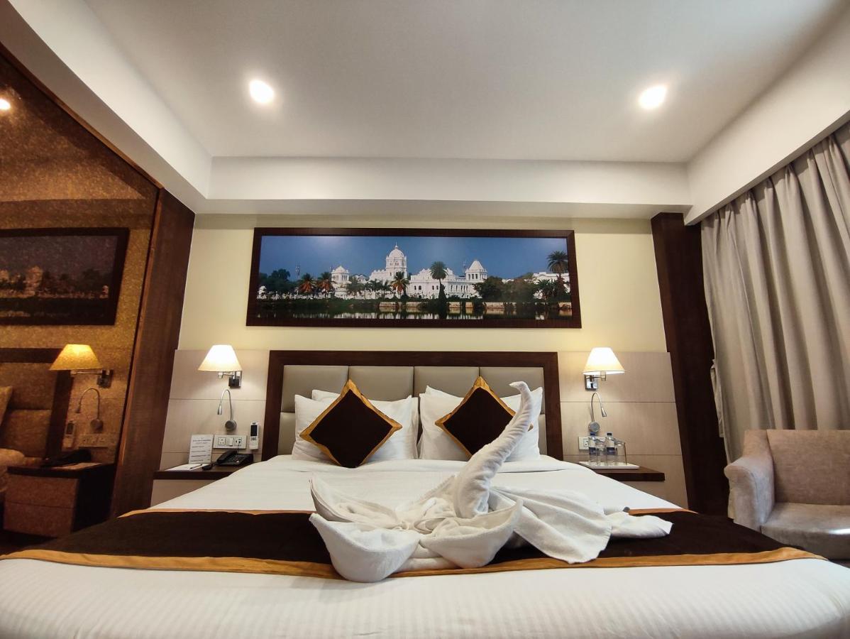 Hotel Rimi International Agartala Exterior foto